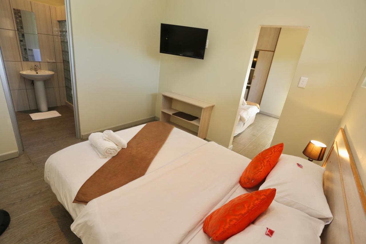 Minen Hotel ซูเมบ ภายนอก รูปภาพ
