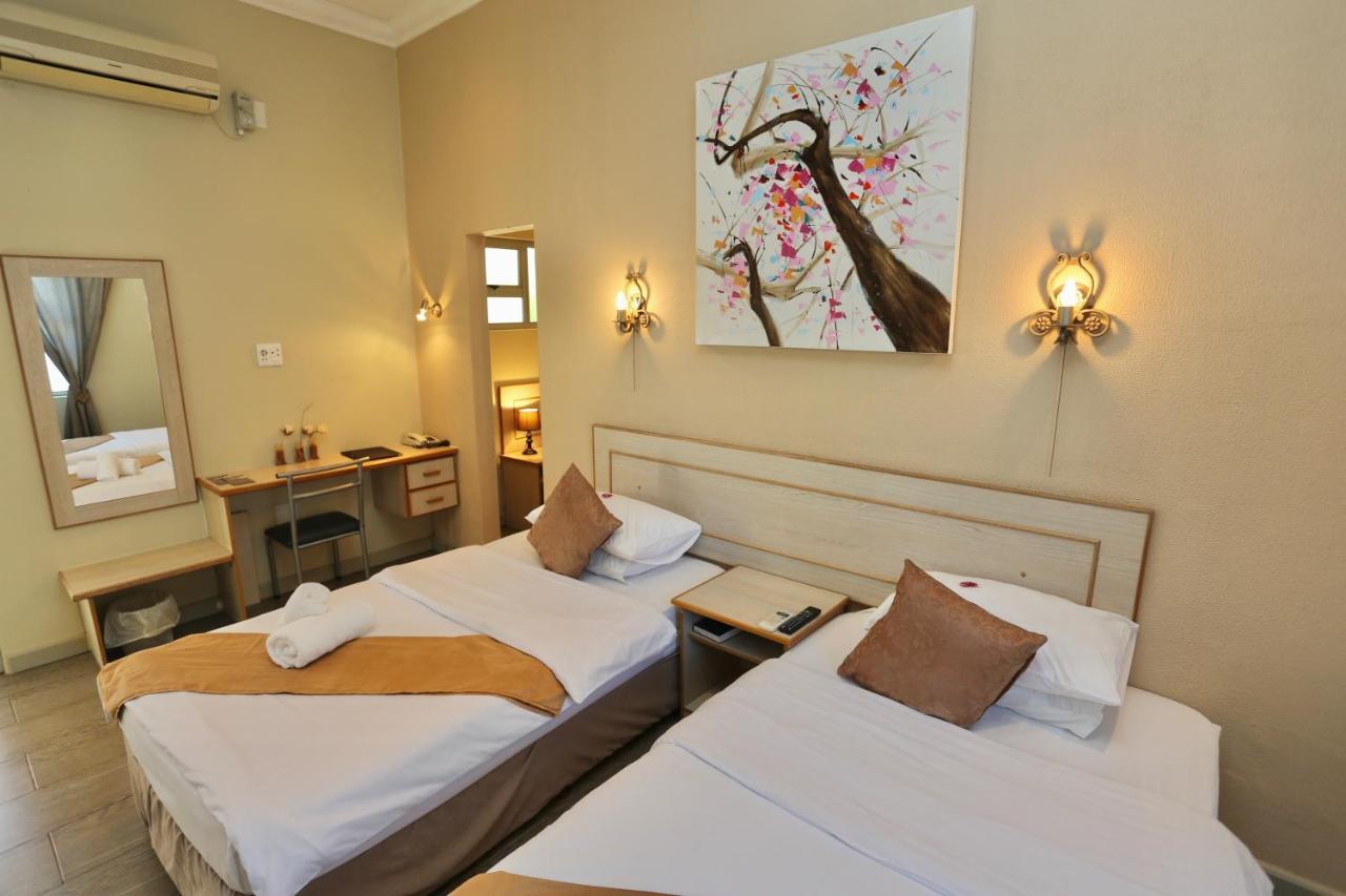 Minen Hotel ซูเมบ ภายนอก รูปภาพ