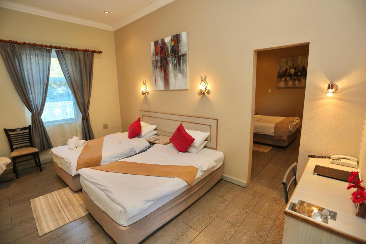 Minen Hotel ซูเมบ ภายนอก รูปภาพ